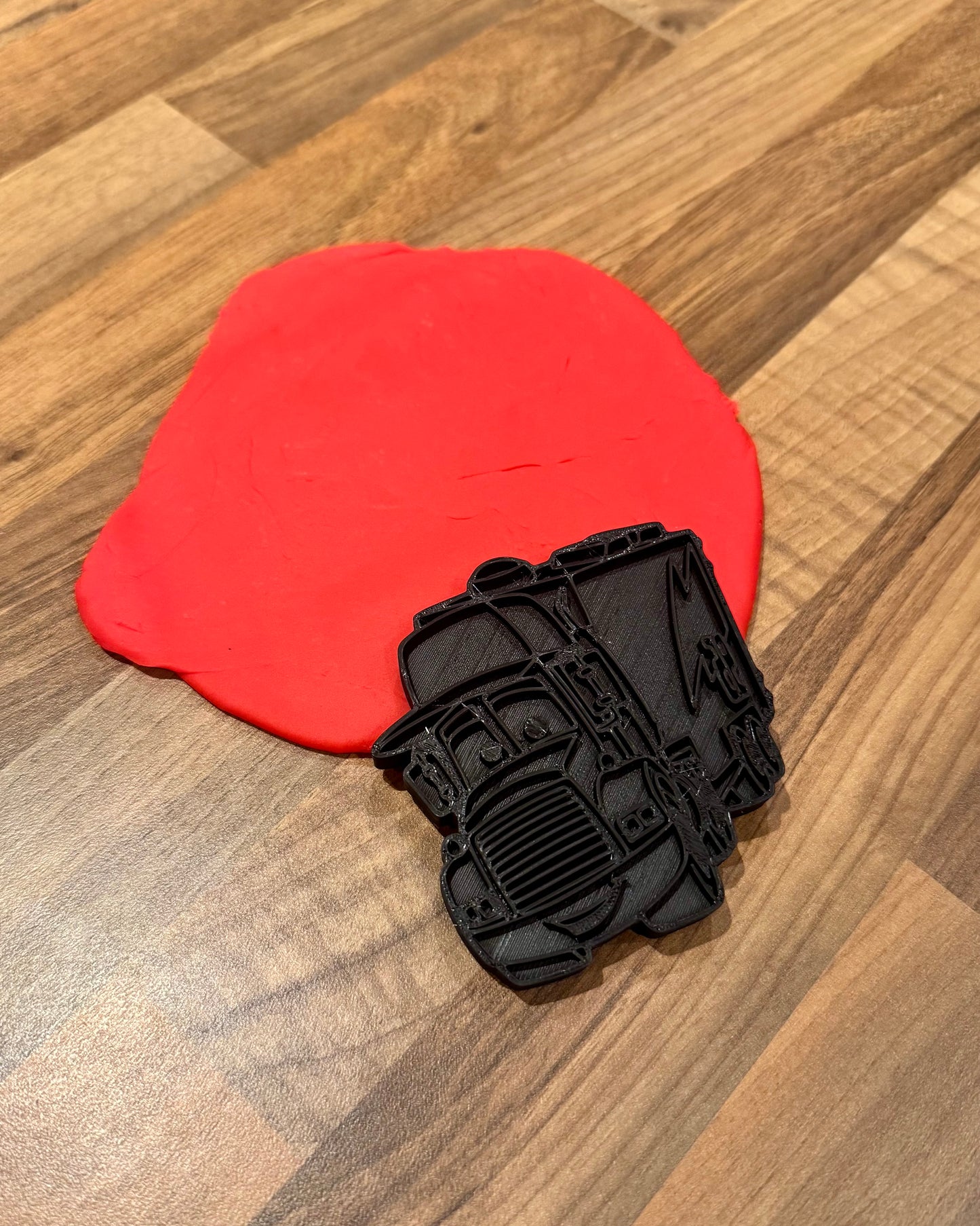 Mack Play & Bake Cutter