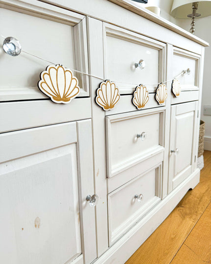 Wooden Clam Shell Bunting