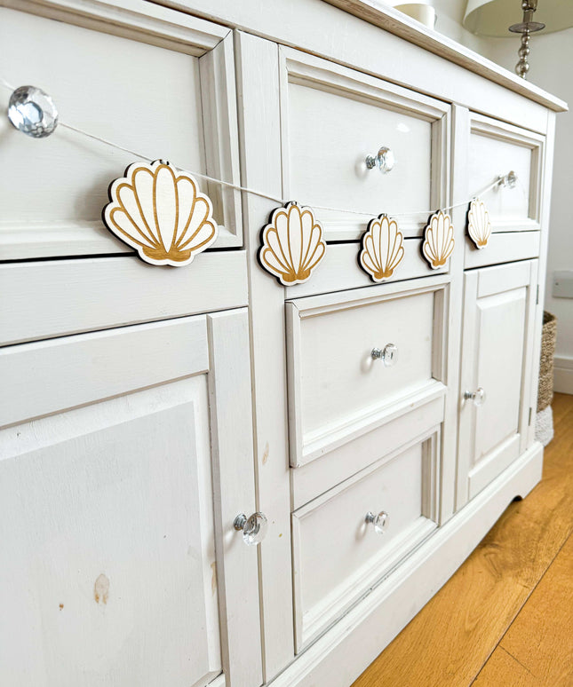 Wooden Clam Shell Bunting
