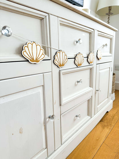 Wooden Clam Shell Bunting