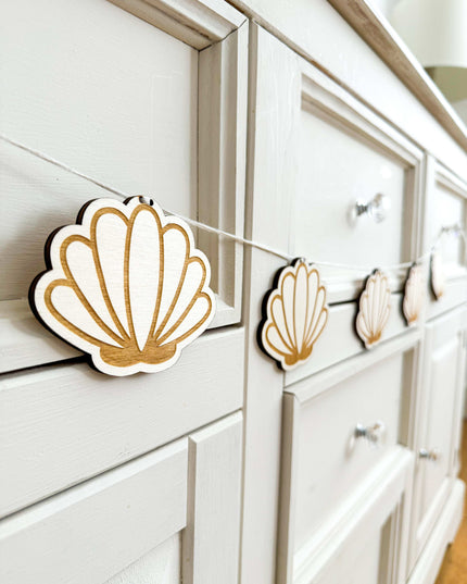 Wooden Clam Shell Bunting
