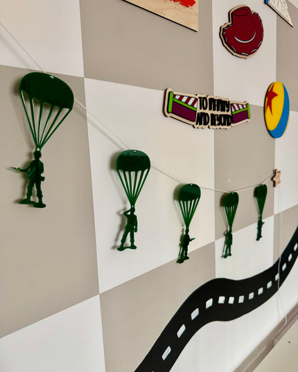 Parachuting Army Men Bunting
