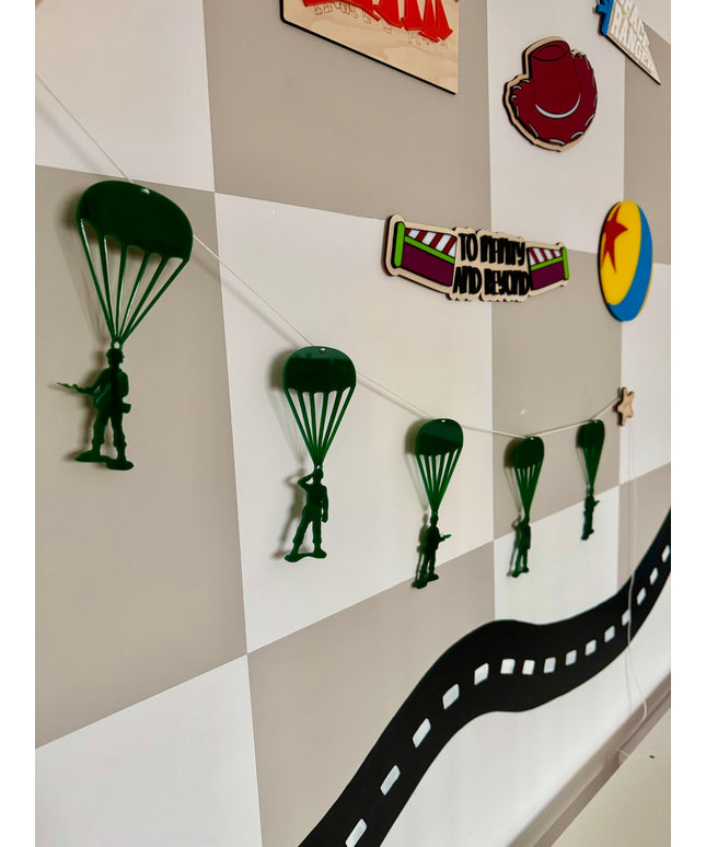 Parachuting Army Men Bunting