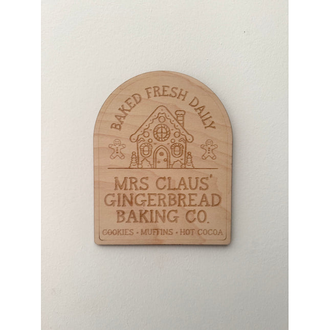 Gingerbread Bakery Shelf Sitter