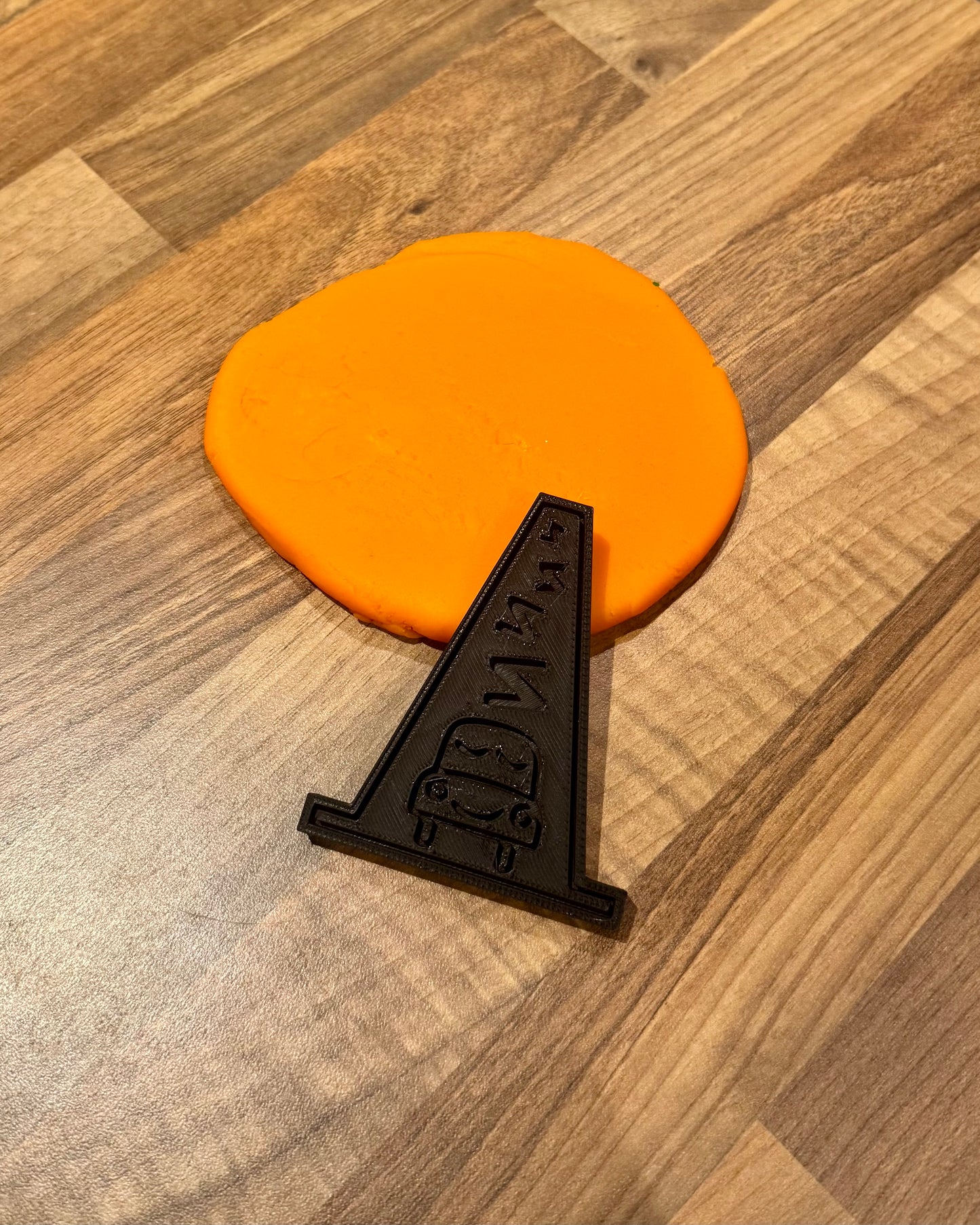 Cosy Cone Play & Bake Cutter